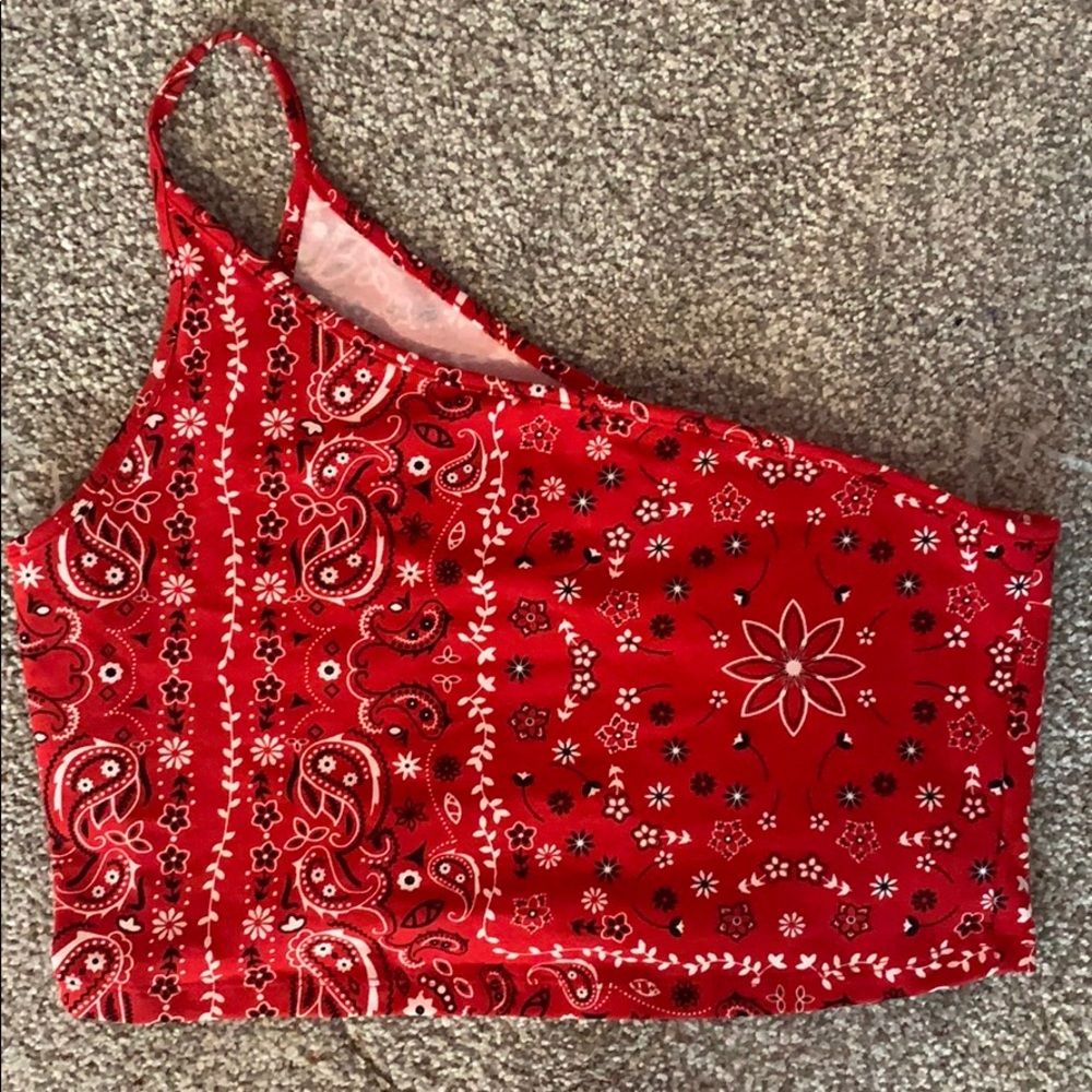 One arm bandana print crop top